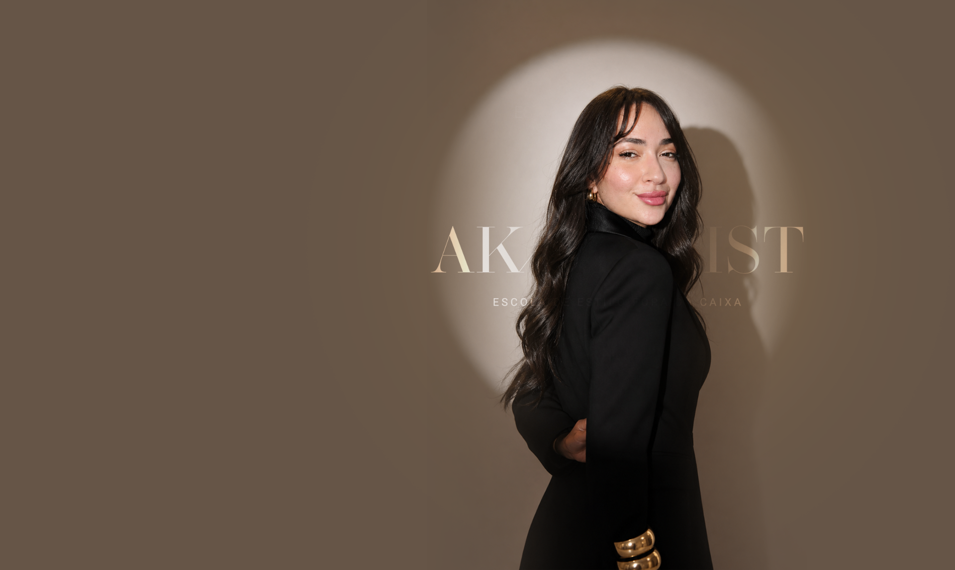 Amanda Kirsche, criadora da Aceleração Academy Stylist, em ambiente de trabalho